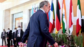 El ministro del Exterior de Rusia, Sergey Lavrov, se retiró un par de veces de la reunión de sus pares del G20 en Bali, Indonesia, el viernes.