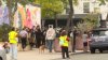 Cientos de personas protestan en South Park ante las recientes redadas de ICE  